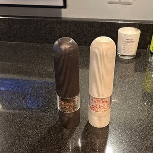 Elegant Dual Salt and Pepper Grinder Set - Black and Cream